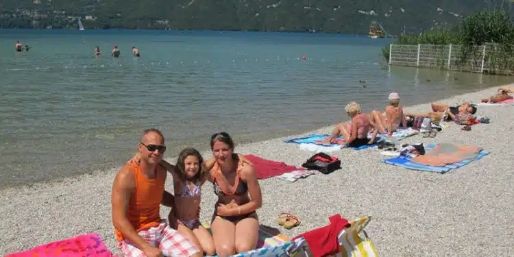 Plongée dans la sérénité la plage du Rowing, un joyau caché